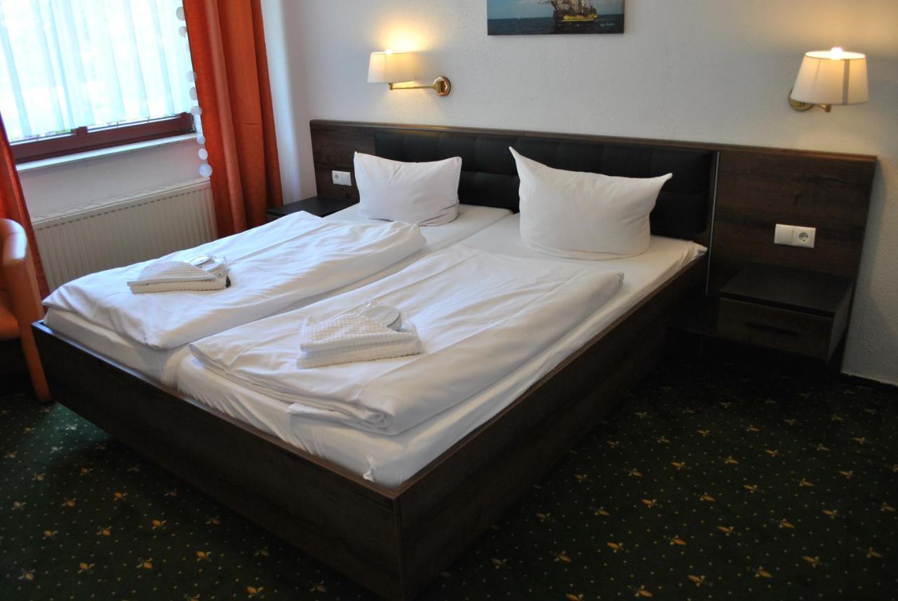 Strand-Hotel Lobbe Buitenkant foto